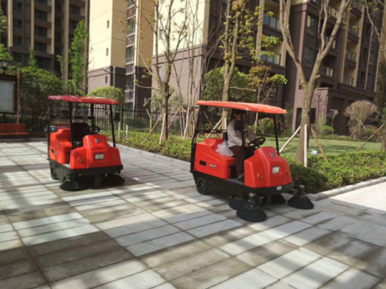 小區掃地機多少錢一臺