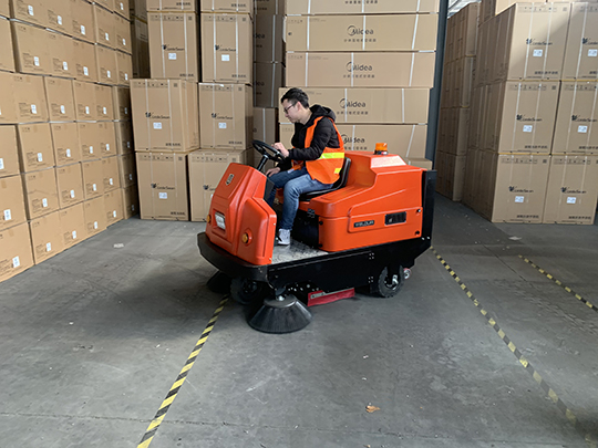 工廠掃地機常見問題及處理方法