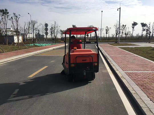 物業掃地機怎么維護保養