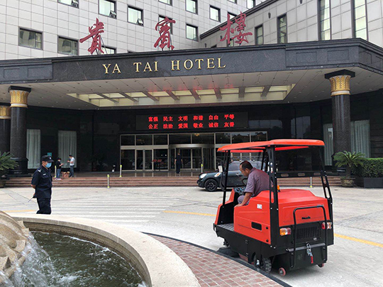 物業掃地車怎么使用